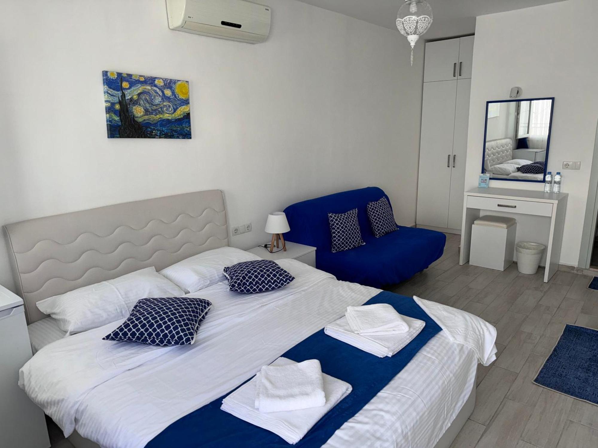 White And Blue Bodrum Bed & Breakfast Exterior photo