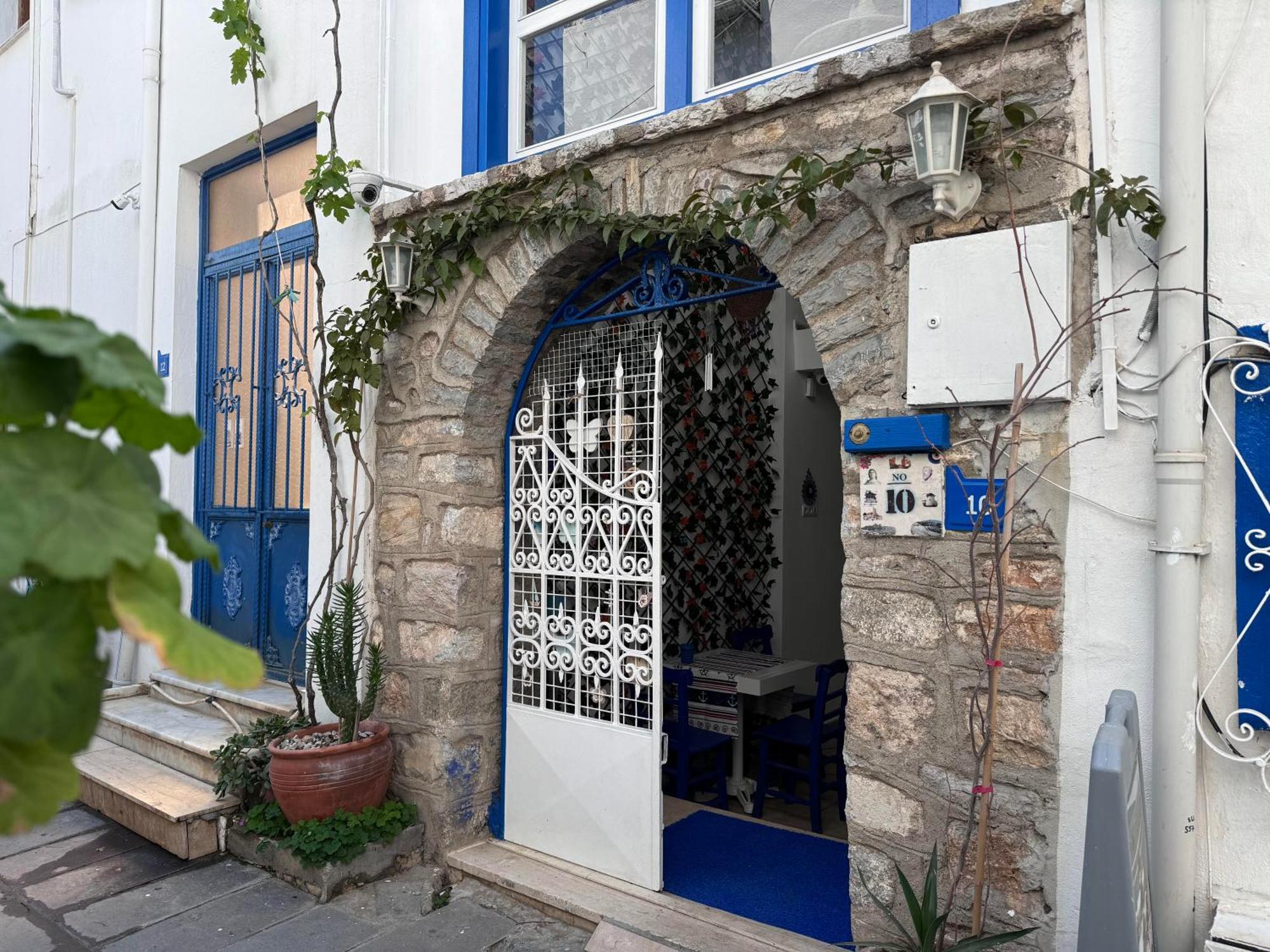 White And Blue Bodrum Bed & Breakfast Exterior photo